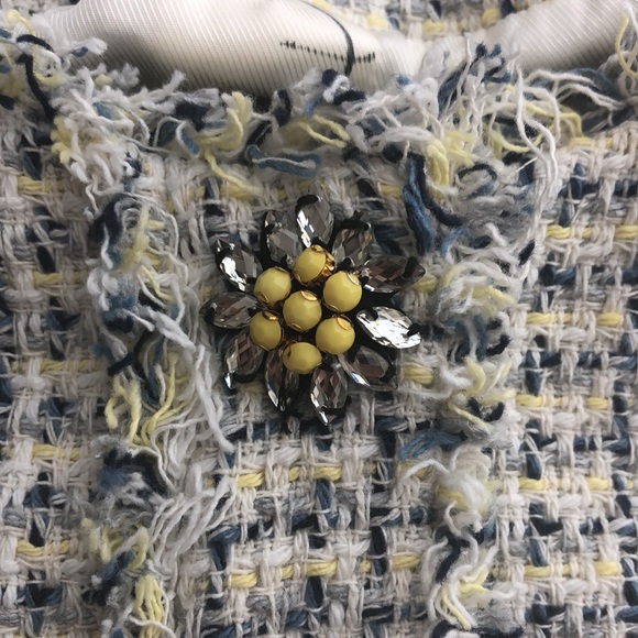 Zara Basics Cream Tweed Style Blazer Flower Button - Picture 6 of 9
